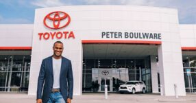 Former NFL standout finds parallels between football, auto retailing