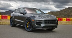 Porsche Cayenne gets V-8 power, again, and style upgrade