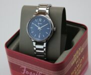 Fossil Ashtyn Women’s Blue Dial Date Silver Tone 36 mm Steel Watch NIB BQ3741