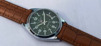 VINTAGE SEIKO 5 AUTOMATIC GREEN DIAL 1970s MEN’S WRIST WATCH FREE SHIPPING