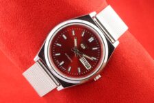 VINTAGE SEIKO 5 AUTOMATIC RED DIAL JAPAN MEN WORKING WRIST WATCH 37.5MM MN10