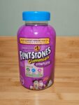 FLINTSTONES GUMMIES COMPLETE VITAMIN SUPPLEMENT Gummies 250 CT. exp 10/2024