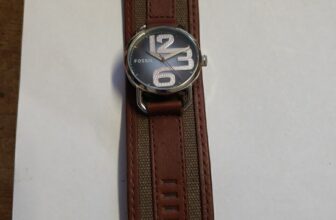 ✅Fossil Watch  1998 Model #  JR9585 LEATHER STRAP WATCH New Battery Floor Model