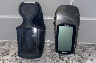 Great Condition Garmin etrex Bundle With Case Missing Cord