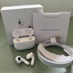 Apple Earphones 3nd Generation Pods with Wireless Charging Case White – Full Set