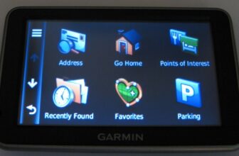 Garmin 2350 GPS / Suction Cup Mount / 8 GB MicroSD Bundle – 4.3″ Wide Screen