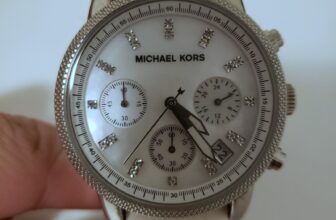 Ladies Michael Kors Chronograph MK-5049  Date White Leather Band Needs Battery