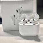 Apple iPhone 4th Generation w/ Active Noise Cancellation Earbuds Ships From US