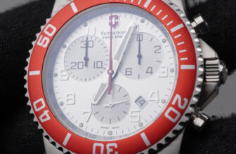 Victorinox Swiss Army Maverick II chronograph red dive Watch 24145 100M 43MM
